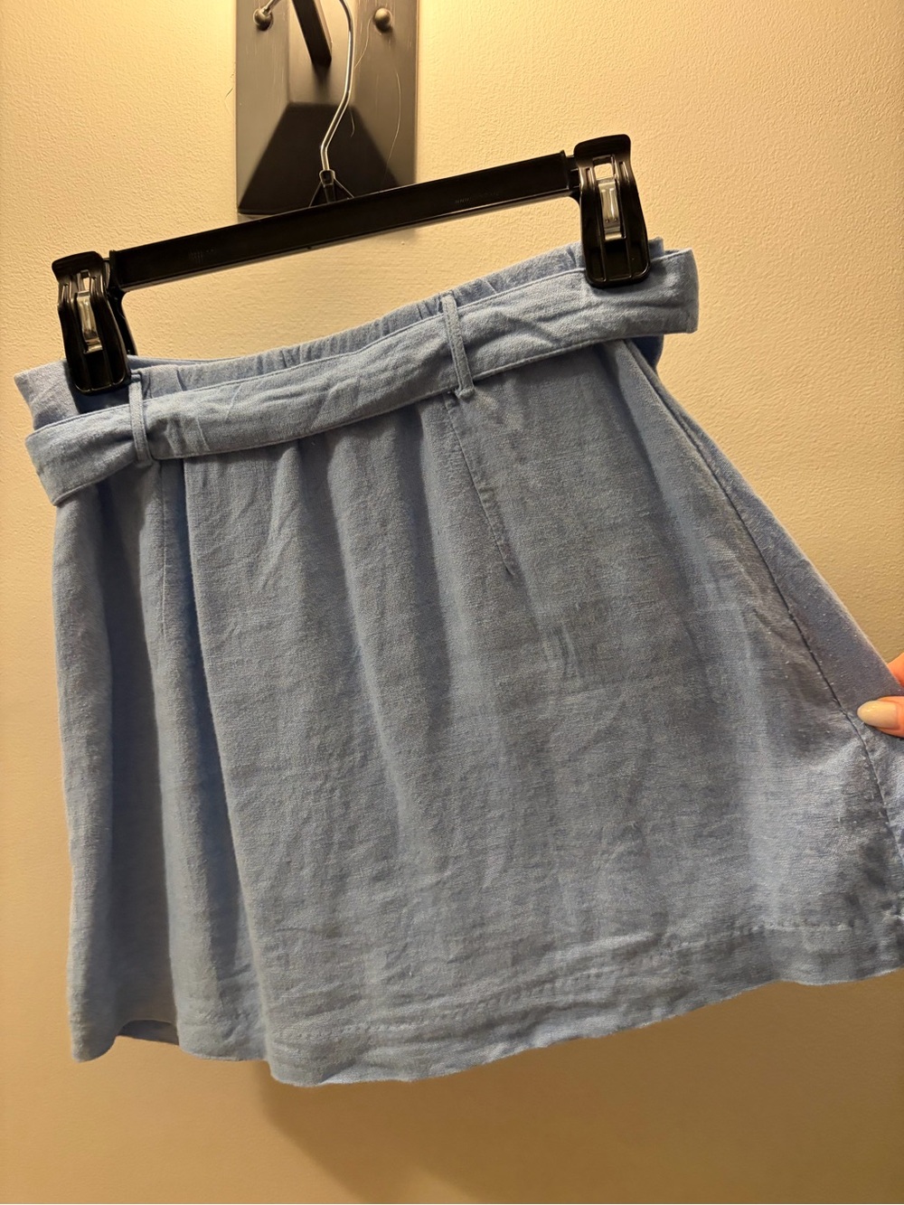 Abercrombie & Fitch Light Blue Linen-Blend Cropped Top & Belted Skirt Set - Picture 14 of 15